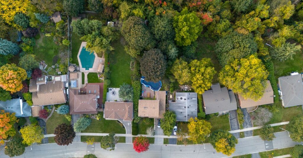 Featured image for How Much Is My House Worth Toronto? A Guide to Free Home Value Estimators (2025)